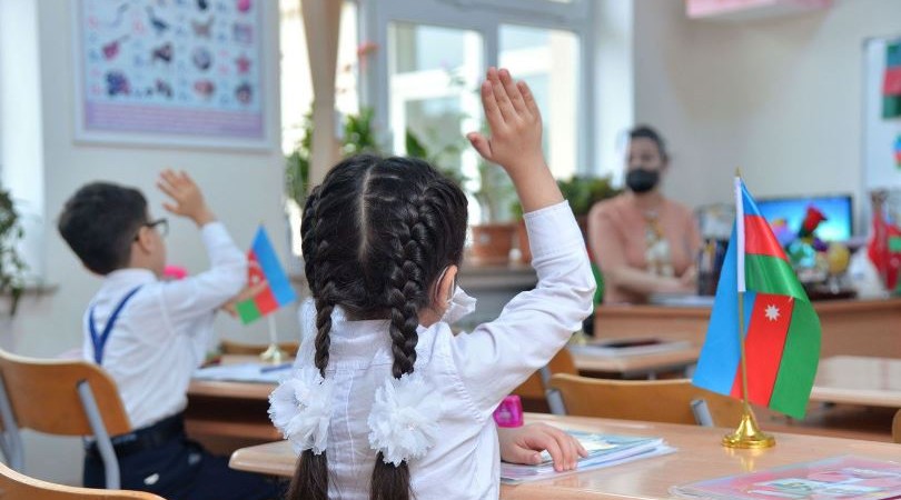 В русском секторе один предмет будет преподаваться на азербайджанском языке