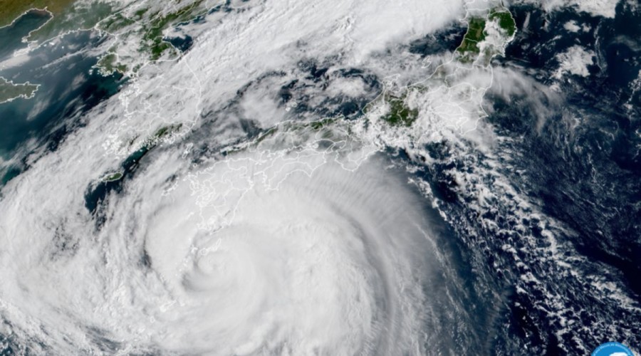 Typhoon Nanmadol bears down on Japan's Kyushu