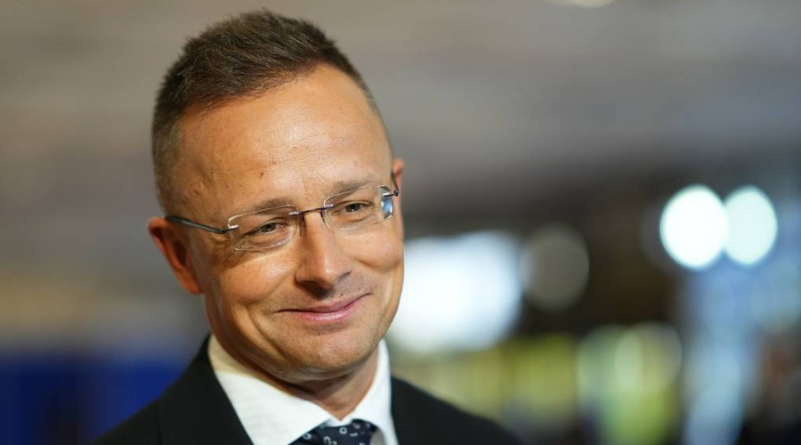 Hungarian top diplomat commends gas cooperation with Russia's Gazprom