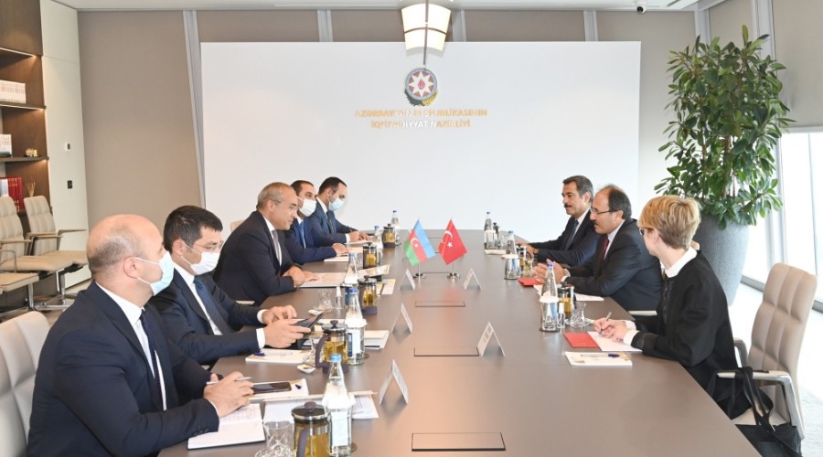 Discussion held on Türkiye's investment in Azerbaijan's tile industry