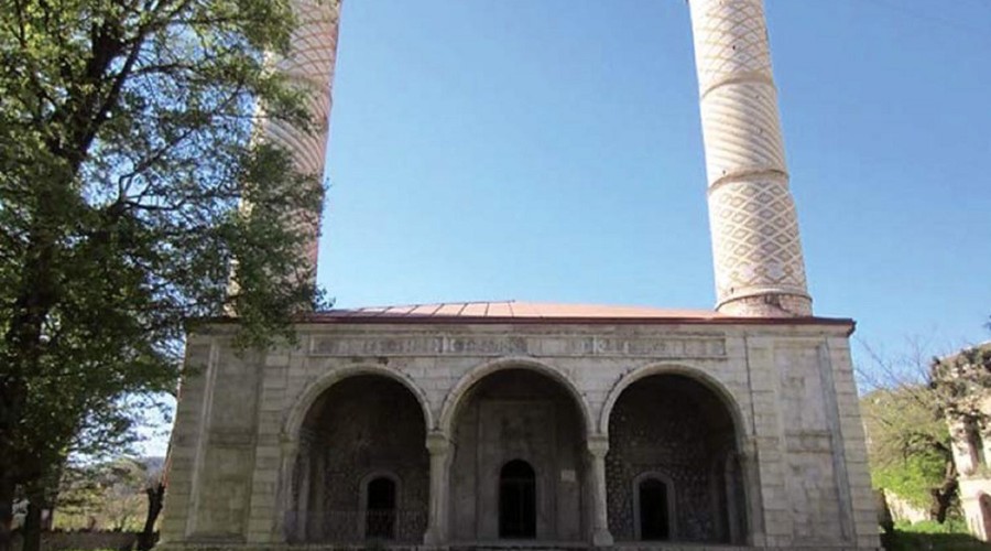 В Шушинской мечети прочтены молитвы за упокой душ шехидов
