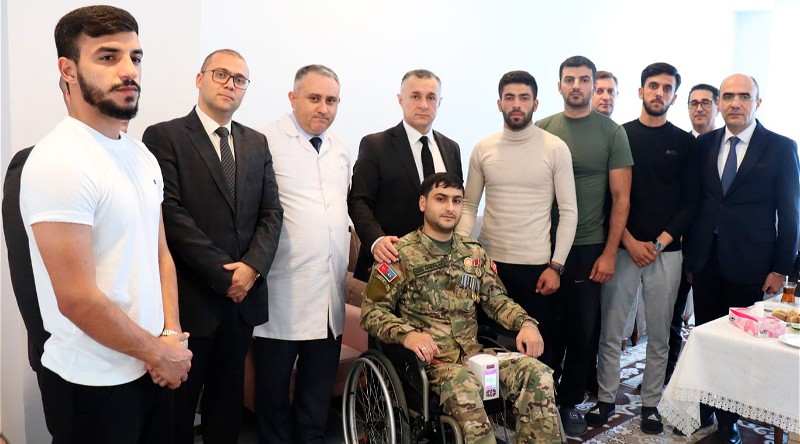 Министр здравоохранения навестил ветеранов, проходящих лечение в реабилитационном центре