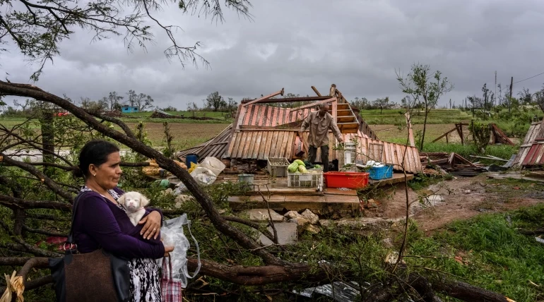 Hurricane Ian leaves Cuba dark, prompts Florida evacuations