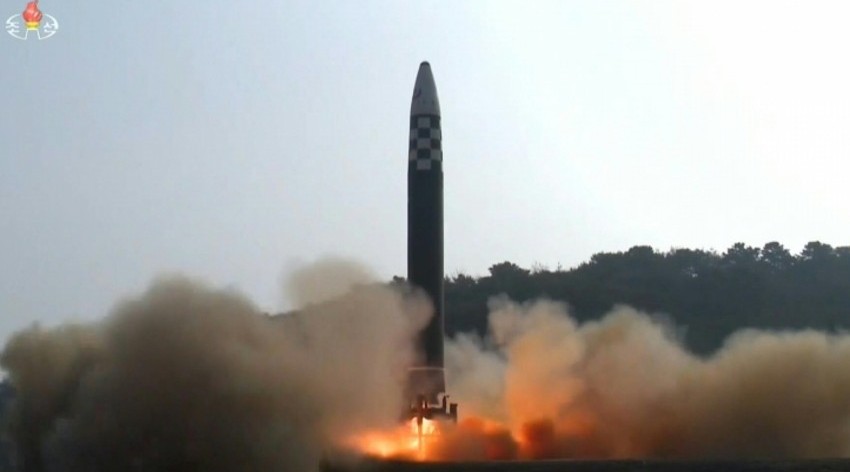 KİV: Şimali Koreya ballistik raket buraxıb