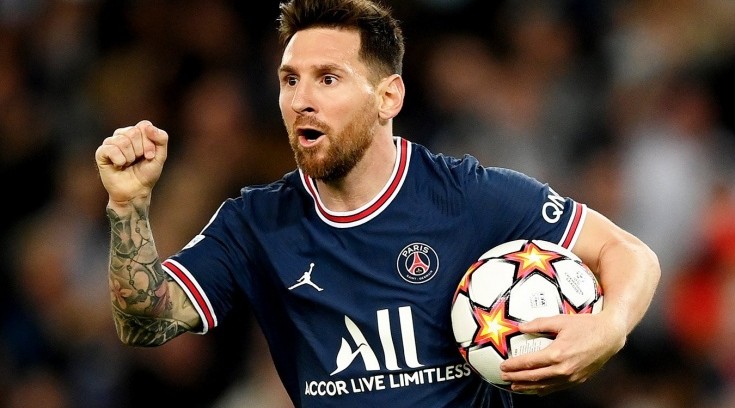 PSG has offered Messi a new contract
