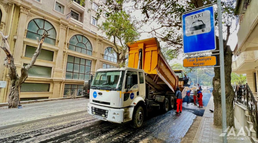 Bakıda bu küçə təmir olunur