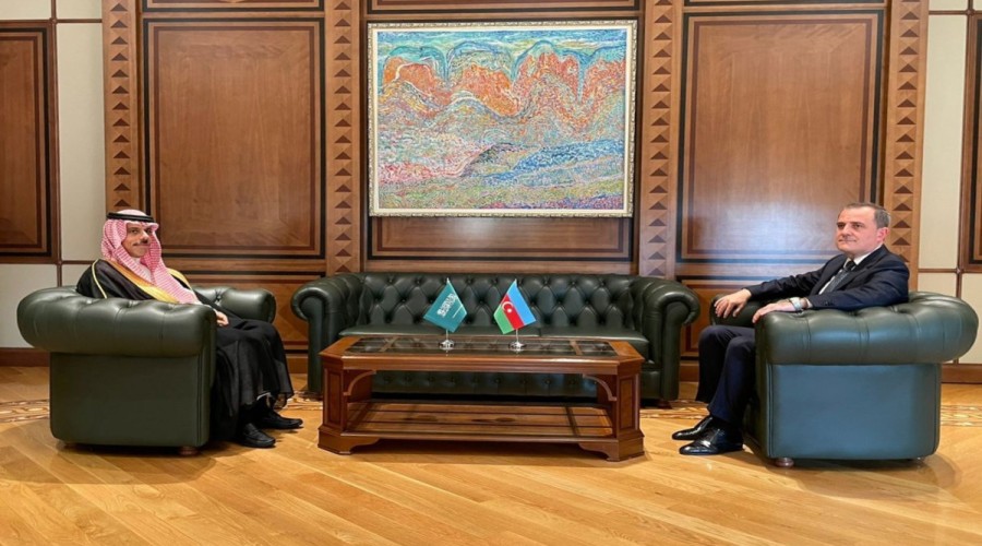 Jeyhun Bayramov met with the Minister of Foreign Affairs of Saudi Arabia