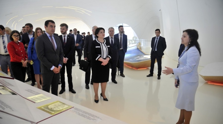 Премьер-министр Республики Молдова побывала в Центре Гейдара Алиева