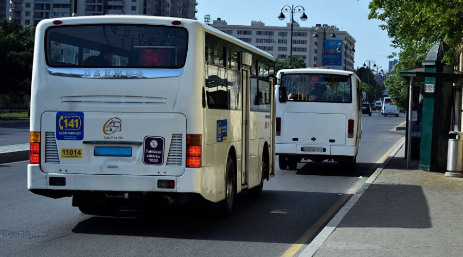 Bakıda sərnişin avtobusu qəza törətdi: Yaralananlar var