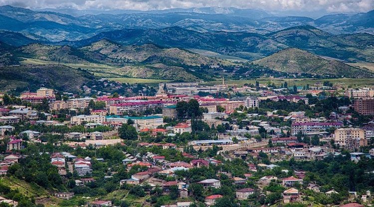 Erməni separatçı Xankəndidə qumbara partlatdı: 1 nəfər yaralandı