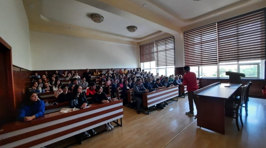 “TEKNOFEST”in gənc tədqiqatçılar üçün yaratdığı imkanlardan danışılıb