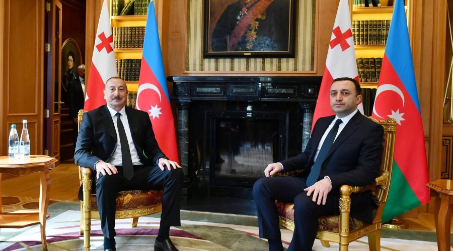 Ilham Aliyev's one-on-one meeting with the Prime Minister of Georgia has begun