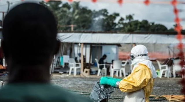 Uqandada altı şagirddə Ebola aşkarlanıb