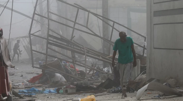 ‘Scores of casualties’ after twin blasts in Somalia’s capital