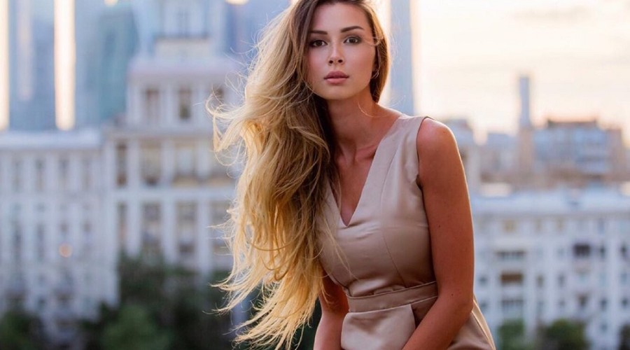Дочь известной российской актрисы переезжает в Баку? - ФОТО