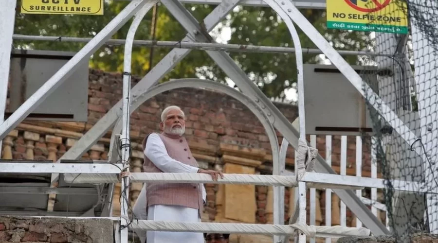 Morbi bridge collapse: India PM Modi visits site