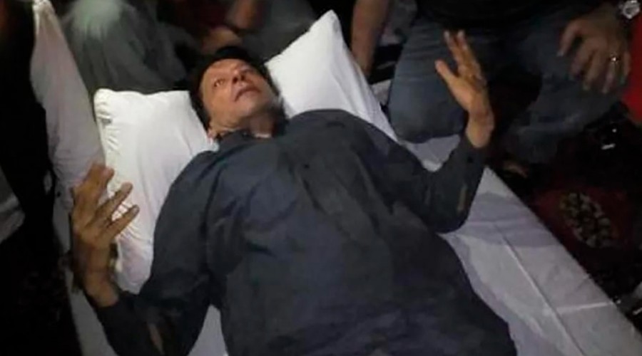 Imran Khan: Pakistan ex-prime minister wounded at protest march