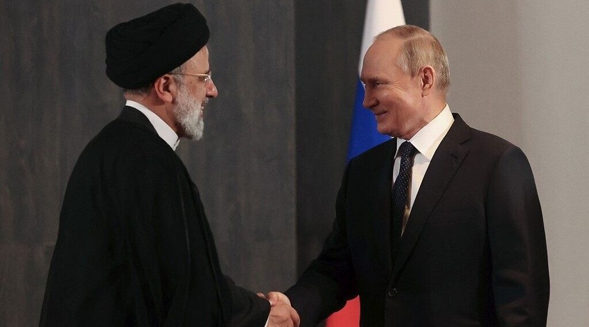 Russian, Iranian presidents talk over phone