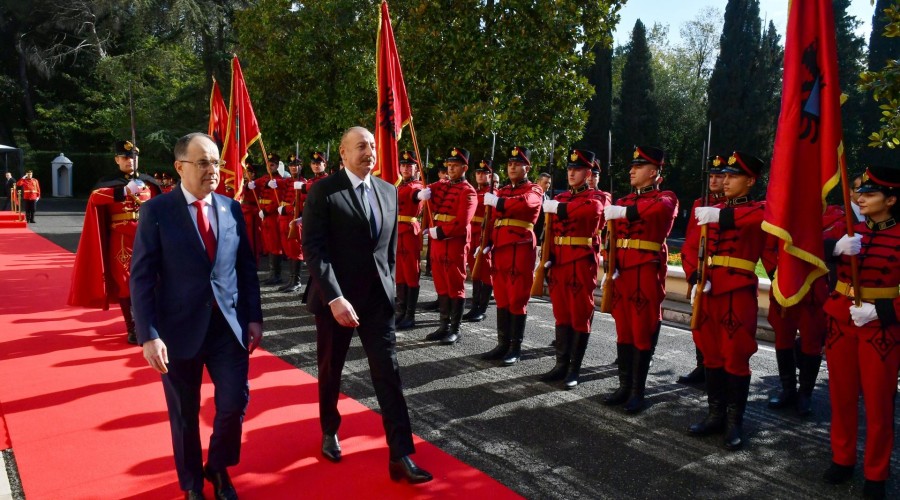 President Ilham Aliyev had an official welcoming ceremony in Tirana