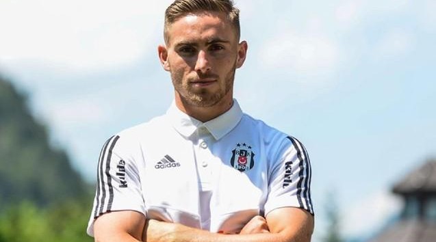 "Beşiktaş" bu futbolçu ilə yollarını ayırdı