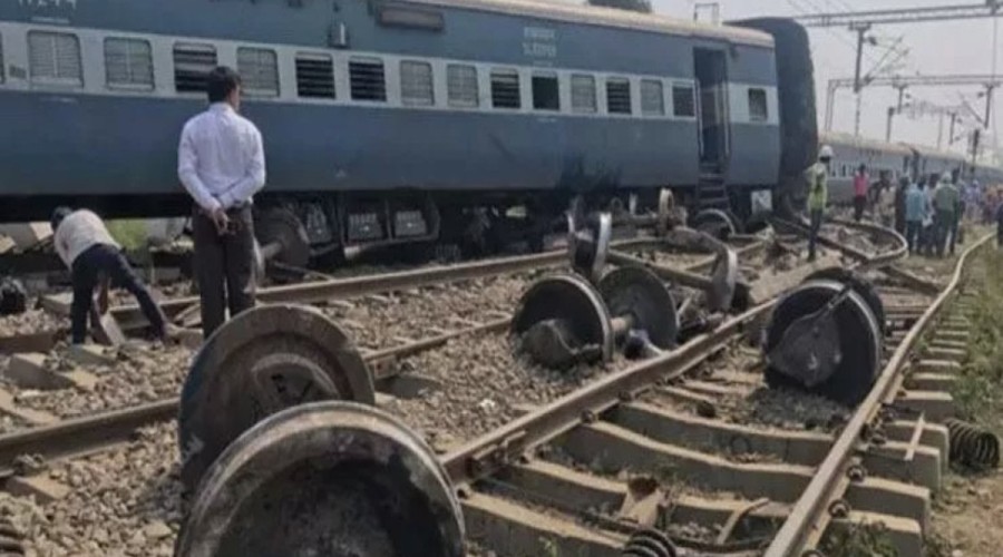 3 killed as goods train derails in Odisha, wagons ram into platform