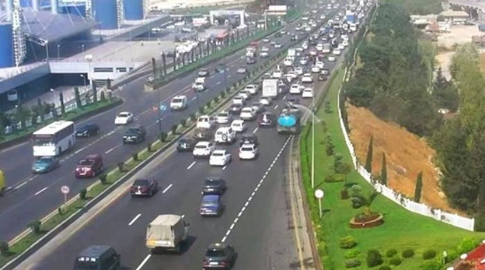 Bakı-Sumqayıt yoluna nə üçün avtobus zolağı çəkilmir? – AÇIQLAMA