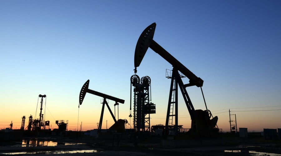 Azerbaijani oil price decreased by more than 5%