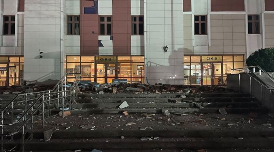 35 people injured in strong quake in Duzce district of Turkiye