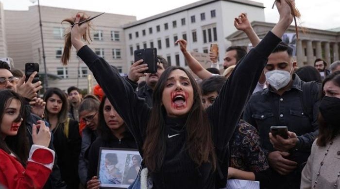 CNN: "Girls detained during protests in Iran are subjected to sexual violence"