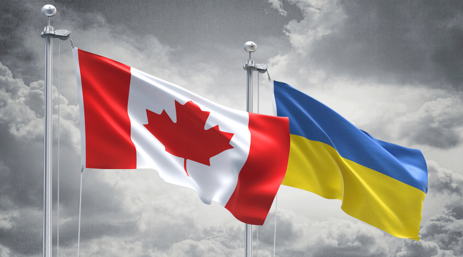 Canadian soldiers train Ukrainian soldiers in Poland