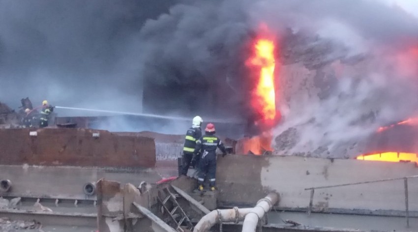 В Сабаильском районе Баку вспыхнул пожар - ВИДЕО