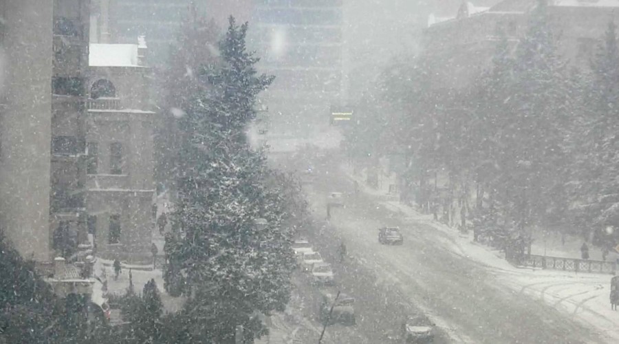 Nazirlik xəbərdarlıq etdi – Azərbaycanın bəzi rayonlarında yollar buz bağlayacaq