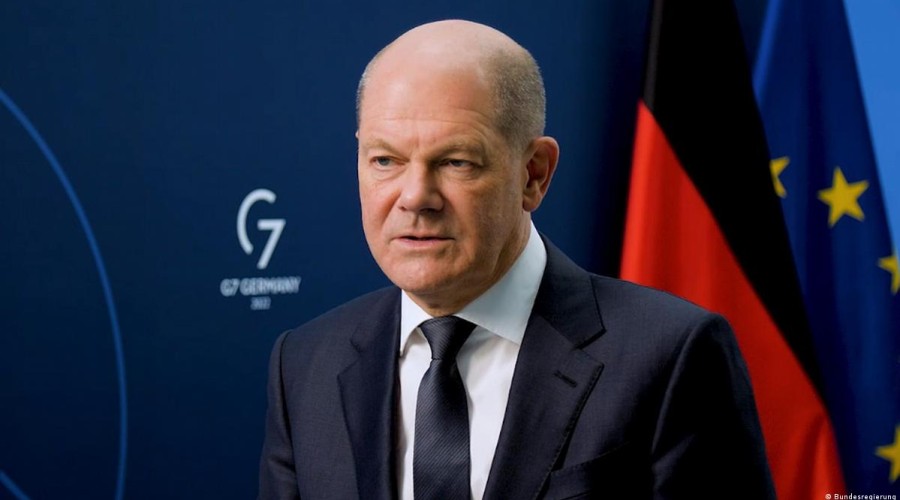 Olaf Scholz has urged the Russian president Vladimir Putin to find a diplomatic solution to the Ukraine conflict as soon as possible