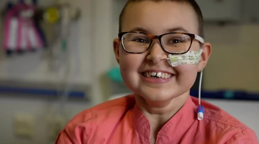 Revolutionary therapy clears girl's incurable cancer