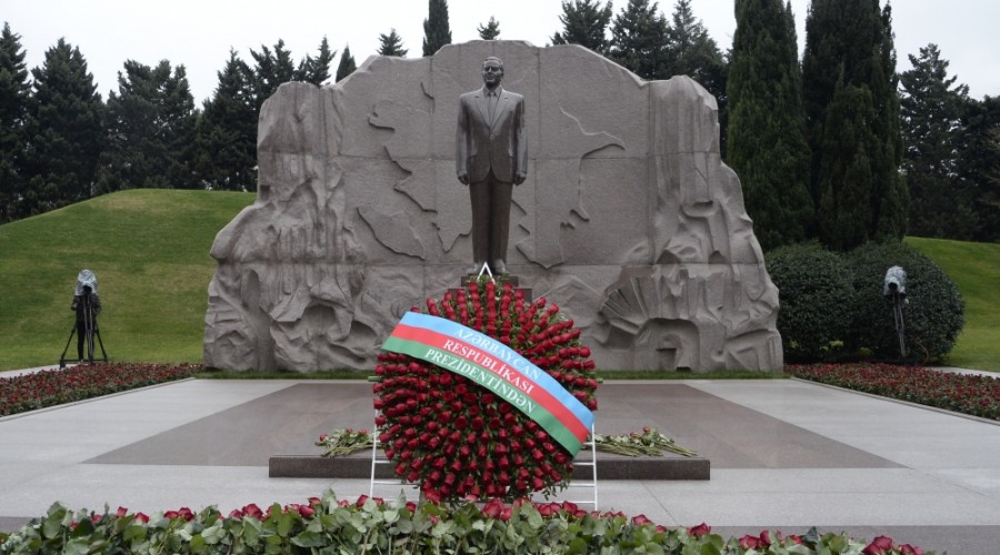 The people of Azerbaijan commemorate Heydar Aliyev