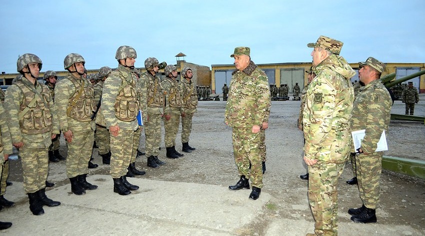 Baş Qərargah rəisi bir sıra hərbi hissələrin döyüş hazırlığını yoxlayıb