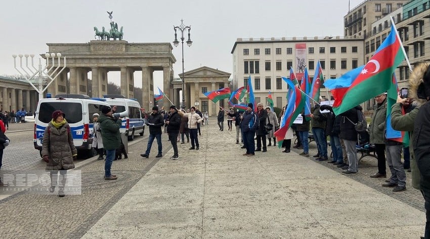 Azerbaijanis in Germany demand resignation of Iranian authorities