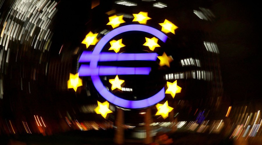 Euro zone governments must court private buyers for mountain of debt