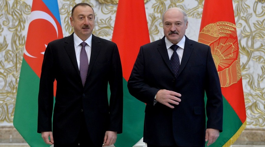 Президент Беларуси поздравил азербайджанского коллегу