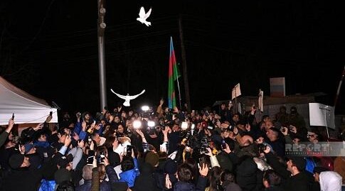 Laçın yolunda aksiya axşam saatlarında da davam edir