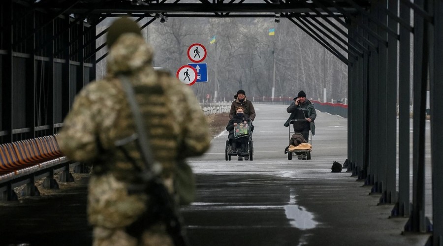 В Украине продлен режим чрезвычайного положения