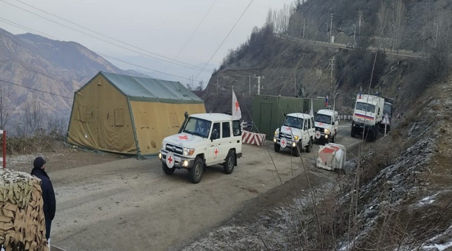 По дороге Ханкенди-Лачин беспрепятственно проехали автомобили МККК