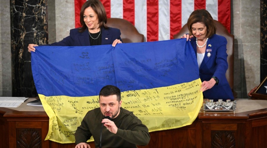 U.S. House approves Ukraine aid including arms after Zelenskiy visit