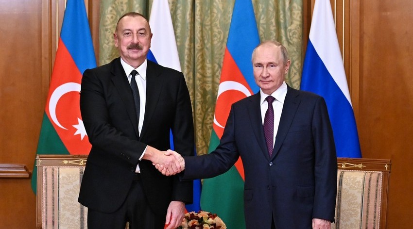 Vladimir Putin İlham Əliyevə zəng edib