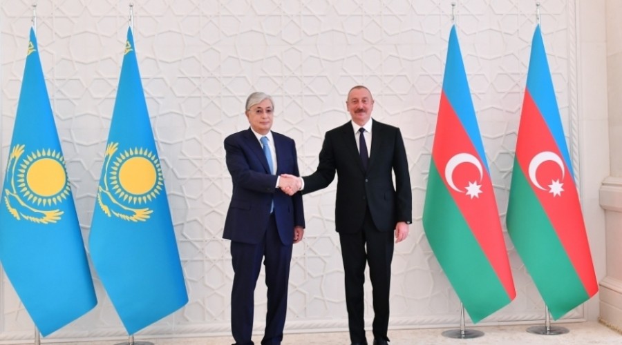 Токаев поздравил Президента Азербайджана