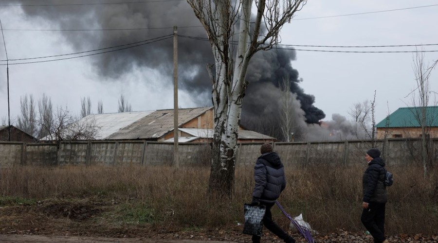 Russian missiles rain down on Ukraine towns