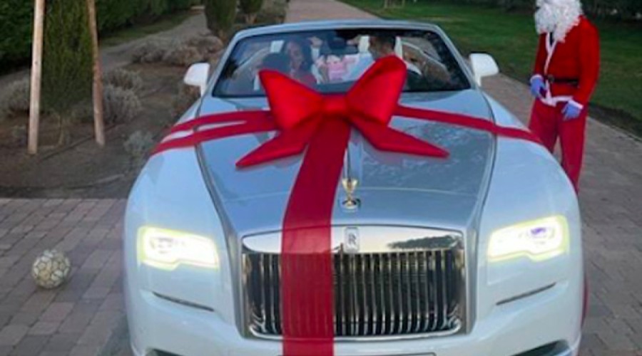 Ronaldo's partner gifts him a Rolls Royce for Christmas