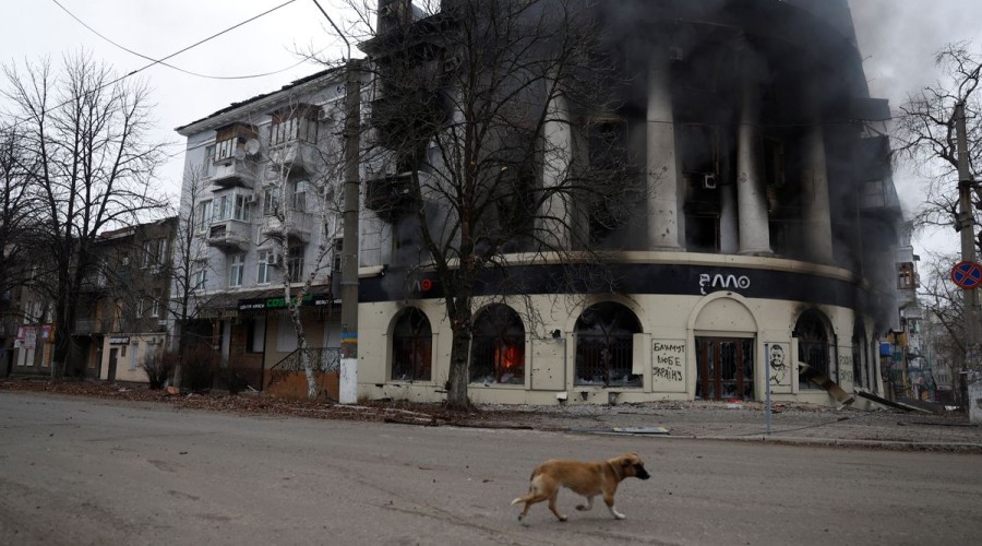 Russia retaliates on oil price cap as eastern Ukraine sees heavy fighting