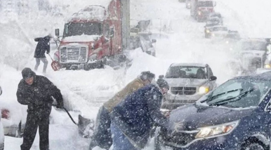 Растет число погибших в результате снежного шторма в США