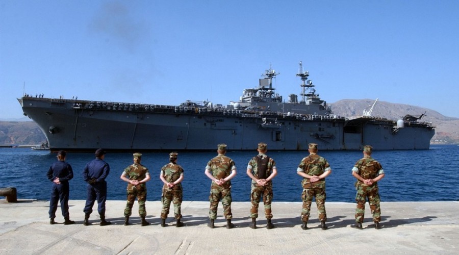 США увеличивает число военных баз в Греции